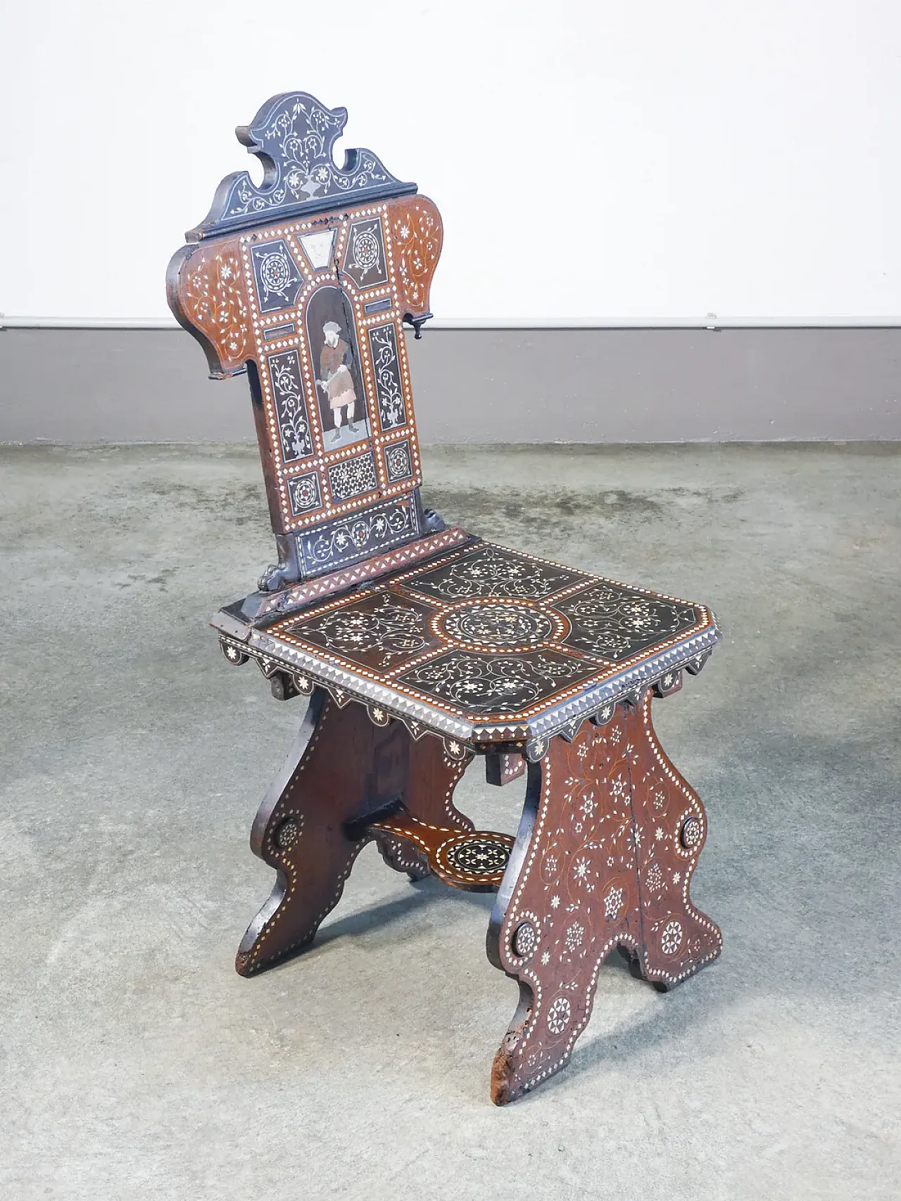Coppia di sedie di Adriano BRAMBILLA, in legno intarsiato, '800 15