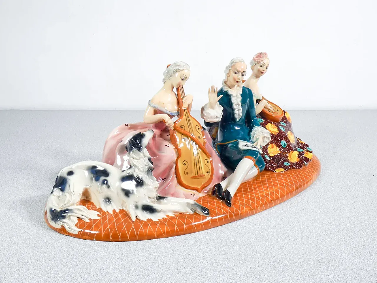 Concerto con musicisti e cane, scultura in ceramica smaltata, anni '50 5