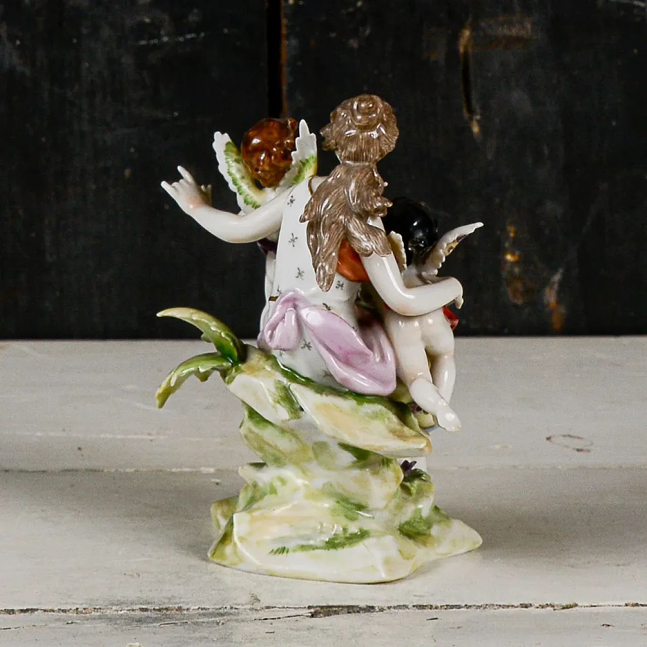 Lady with musical cherubs, Capodimonte sculpture, 20th century 3