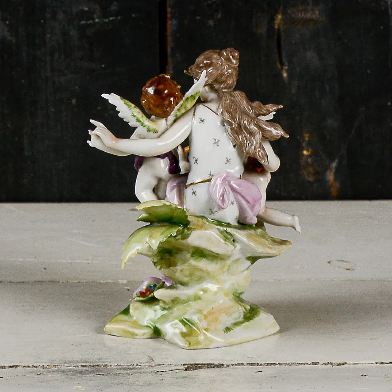 Lady with musical cherubs, Capodimonte sculpture, 20th century 4