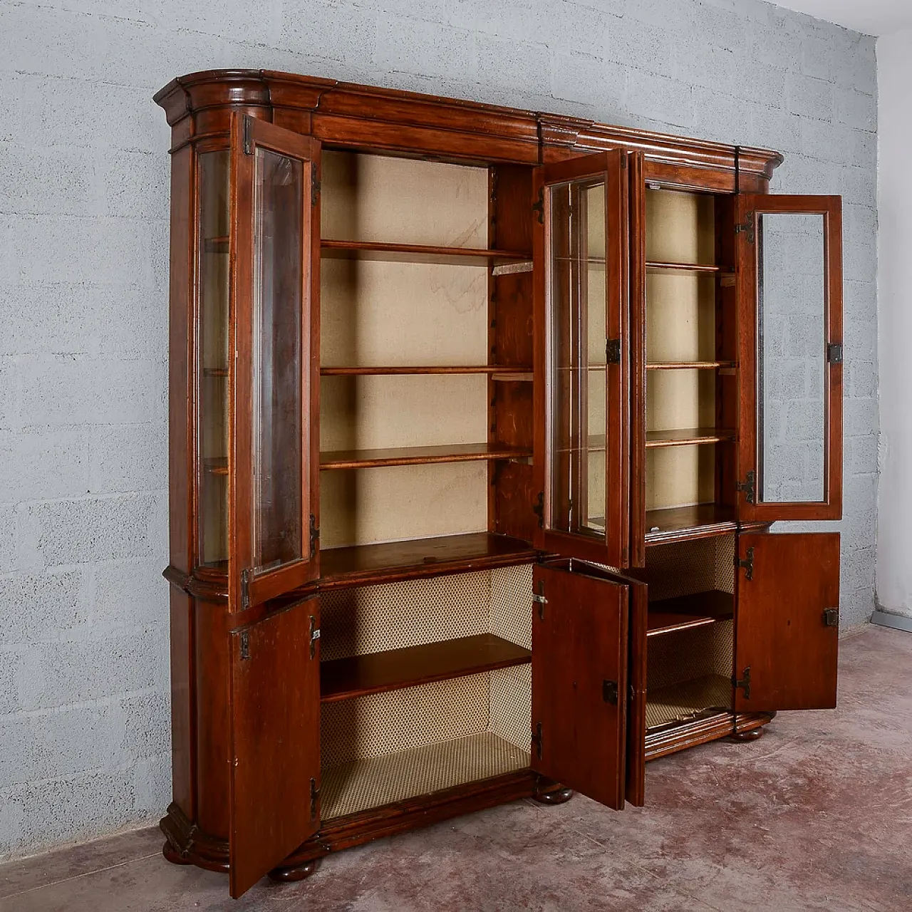 Walnut display case, 19th century 5