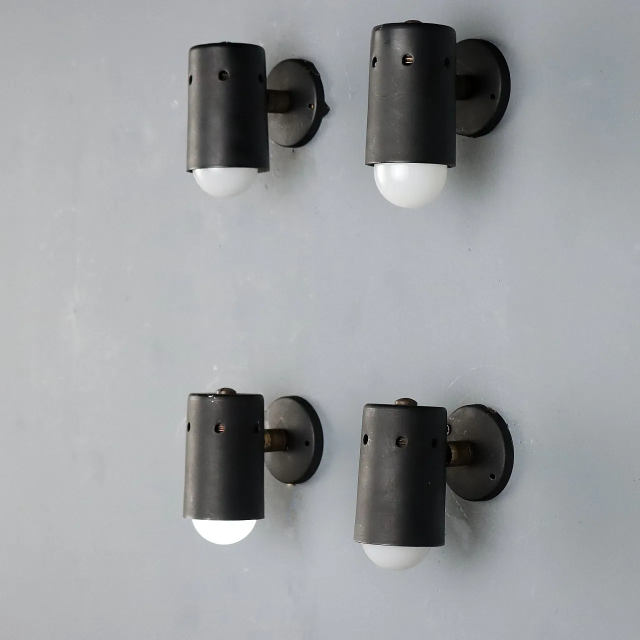 4 Lampade orientabili in metallo nero, anni '60 1