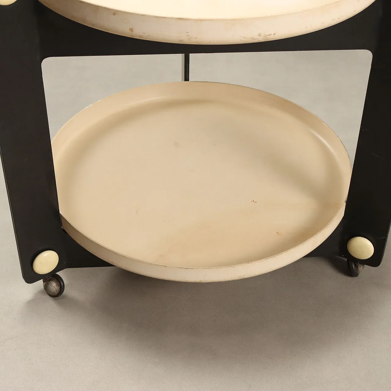 Carrello di Luigi Massoni per Guzzini, anni '70 9