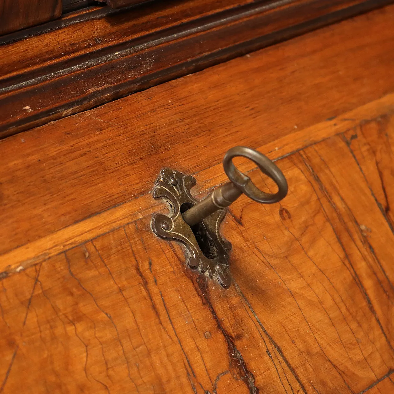 Trumeau in walnut and walnut briar, 18th century 10