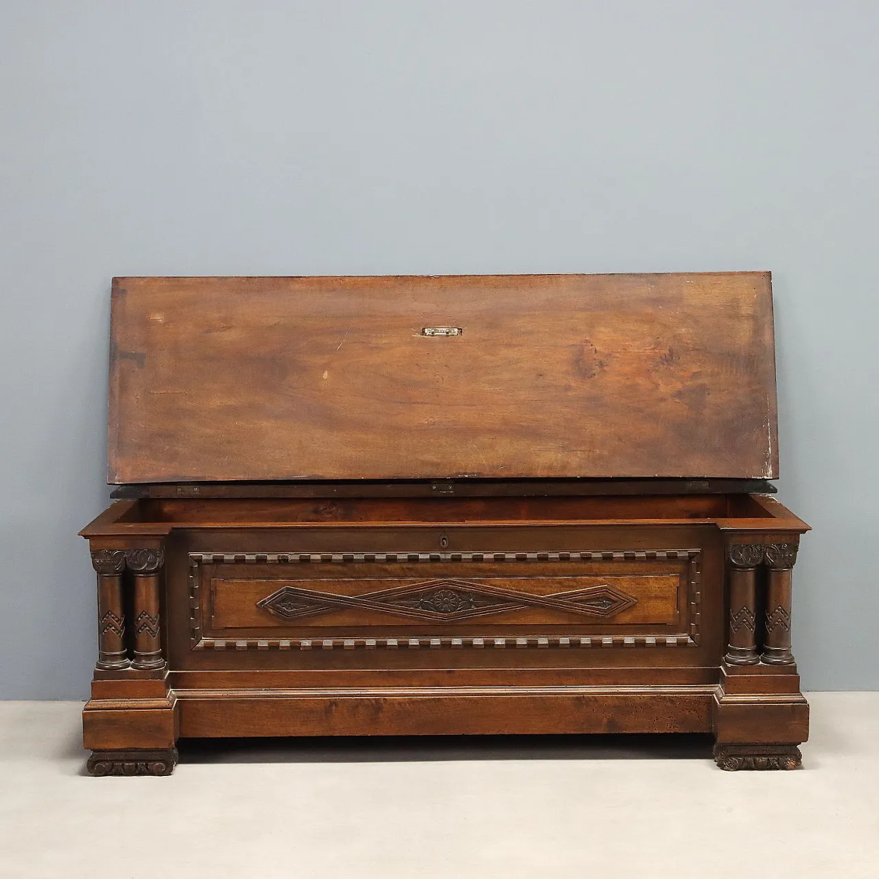 Carved walnut chest, mid-20th century 5