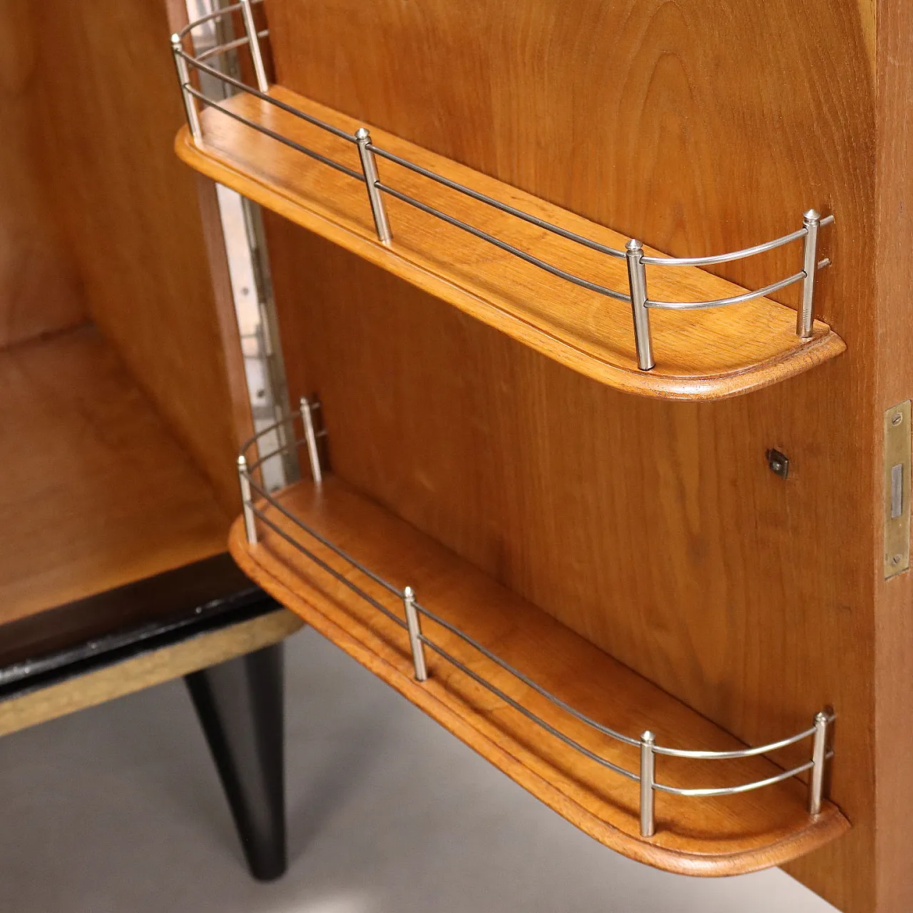 Mobile buffet with bar function, 1940s 9