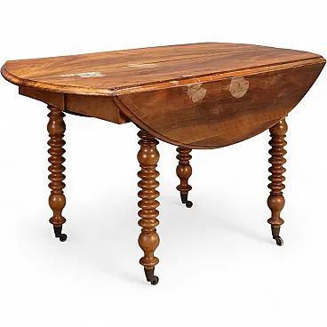 Extendable walnut table, 19th century