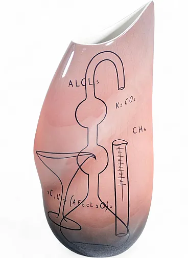 Vaso scultoreo in ceramica con formule chimiche e alambicchi, anni '50