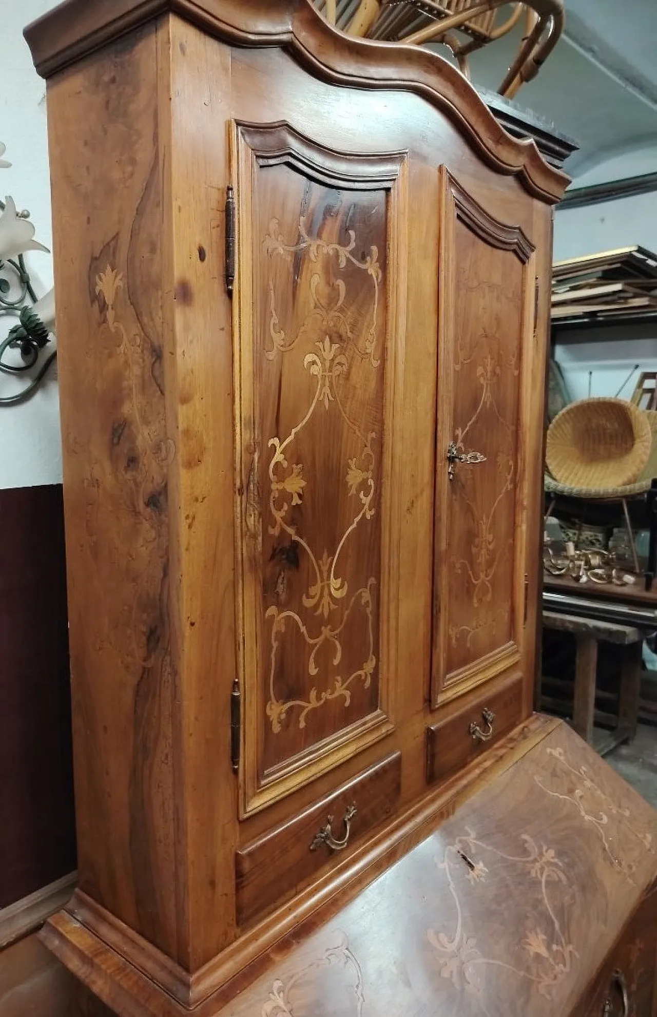Louis XV style solid wood trumeau cabinet, early 20th century 9