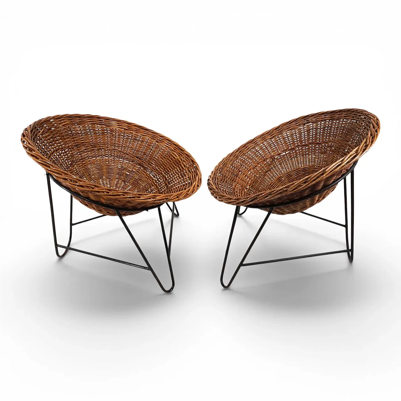 Pair of rattan lounge chairs on metal frame, 1970s 1