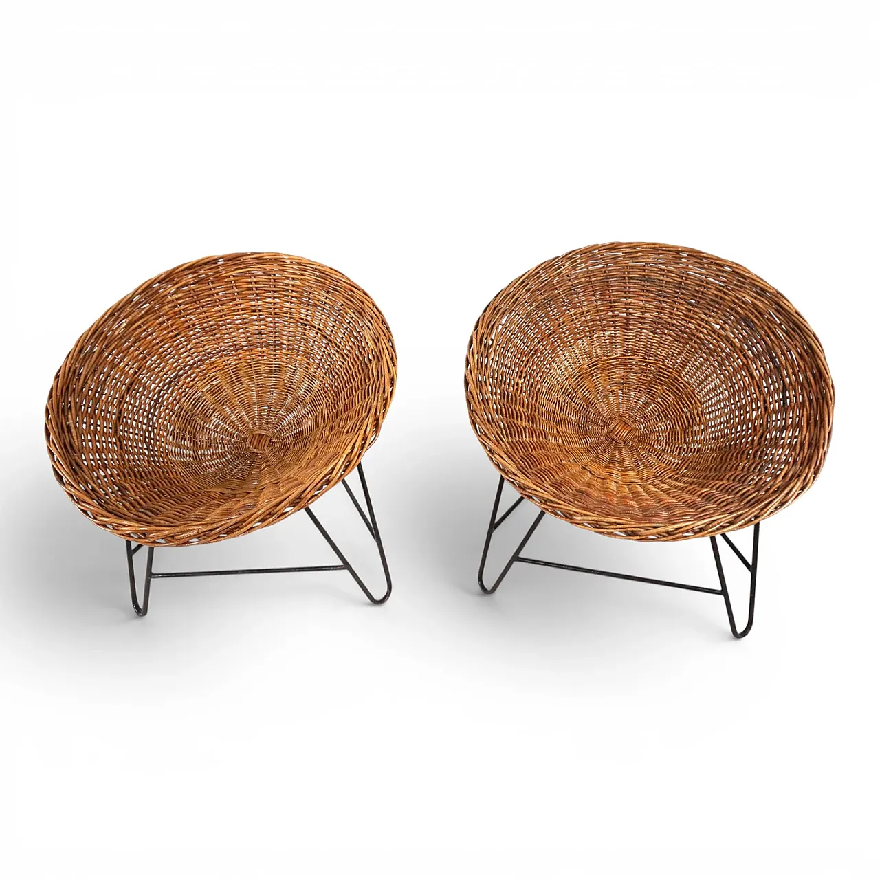 Pair of rattan lounge chairs on metal frame, 1970s 3