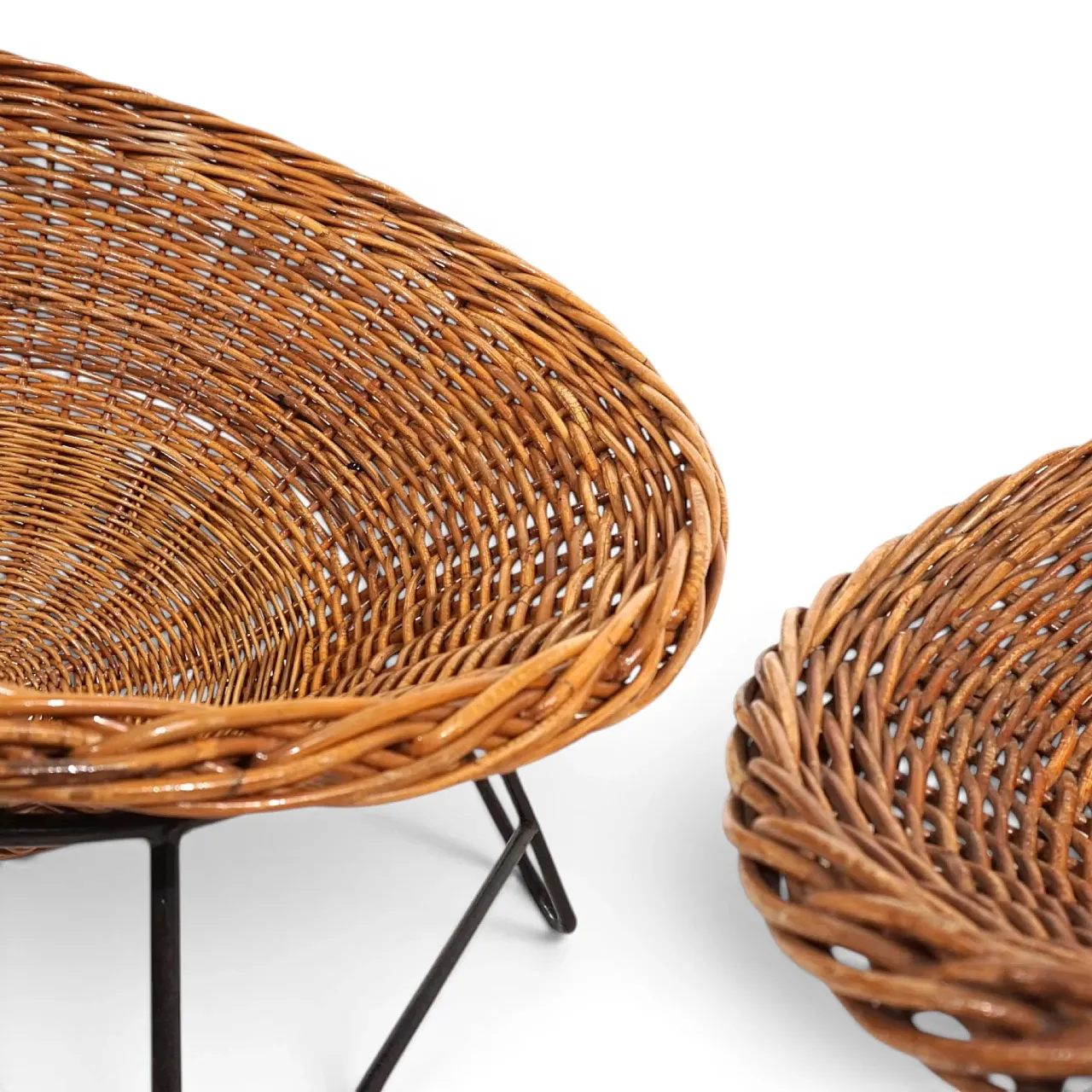 Pair of rattan lounge chairs on metal frame, 1970s 4
