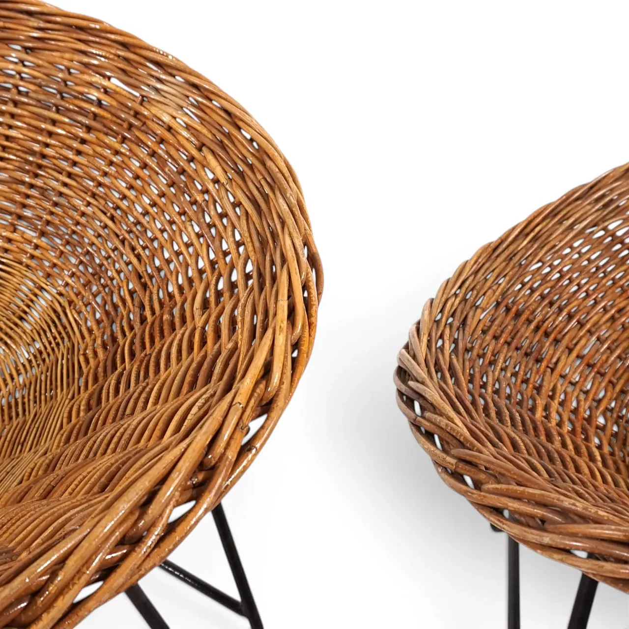 Pair of rattan lounge chairs on metal frame, 1970s 9