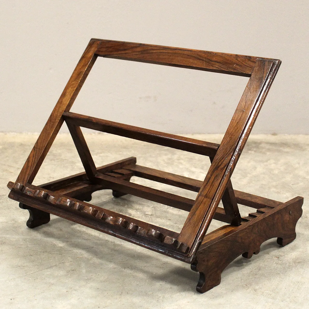 Table lectern in 19th century Italian walnut 1