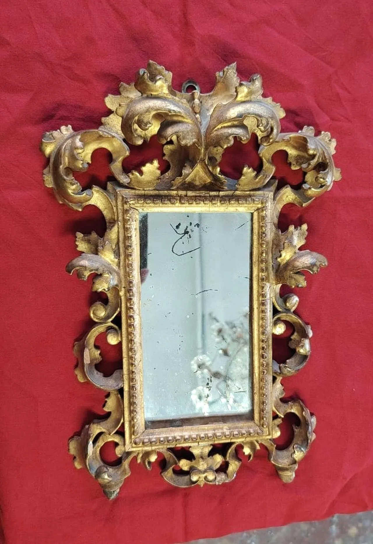 Finely carved and gilded wooden frame, 19th century 2