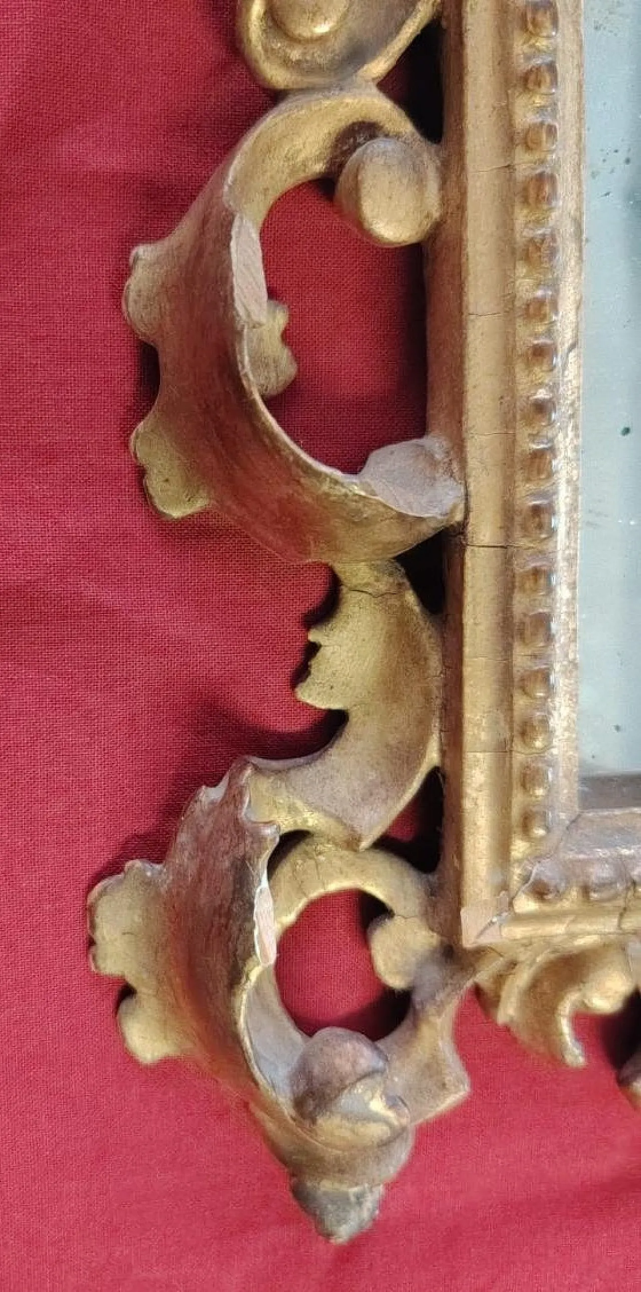 Finely carved and gilded wooden frame, 19th century 4