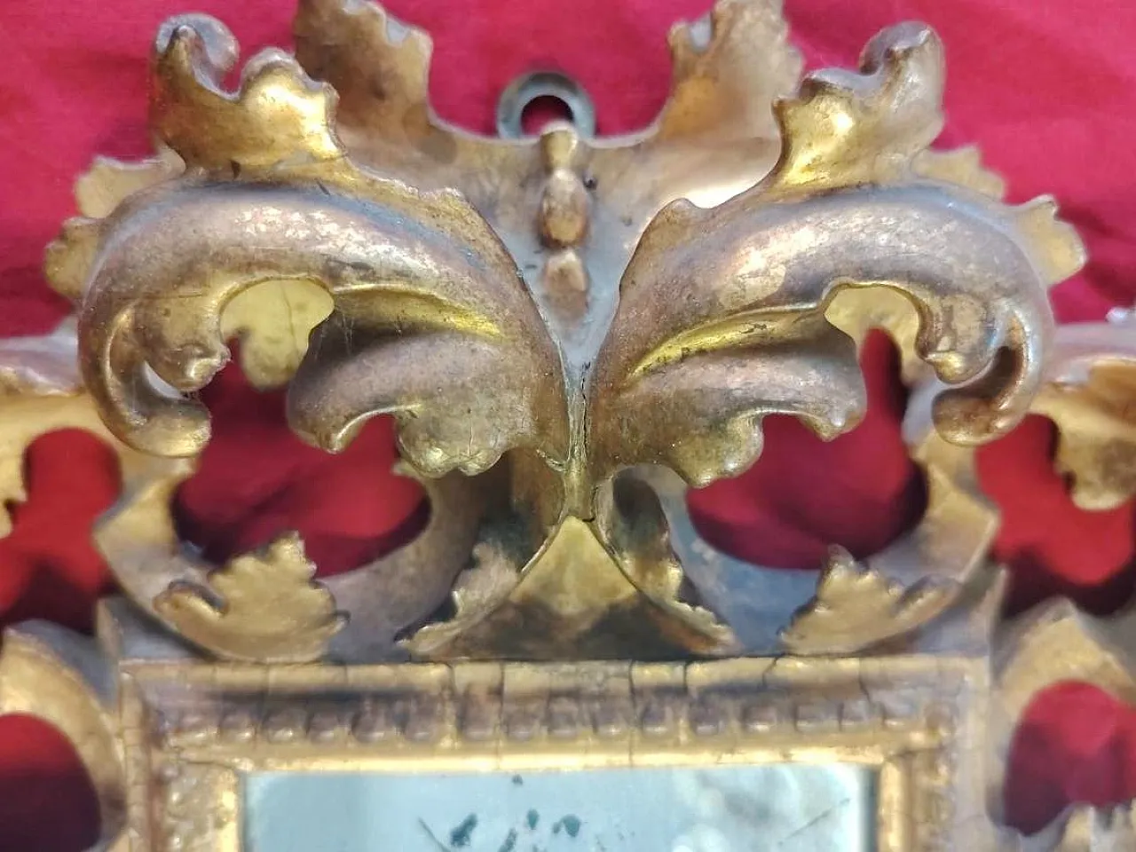 Finely carved and gilded wooden frame, 19th century 9