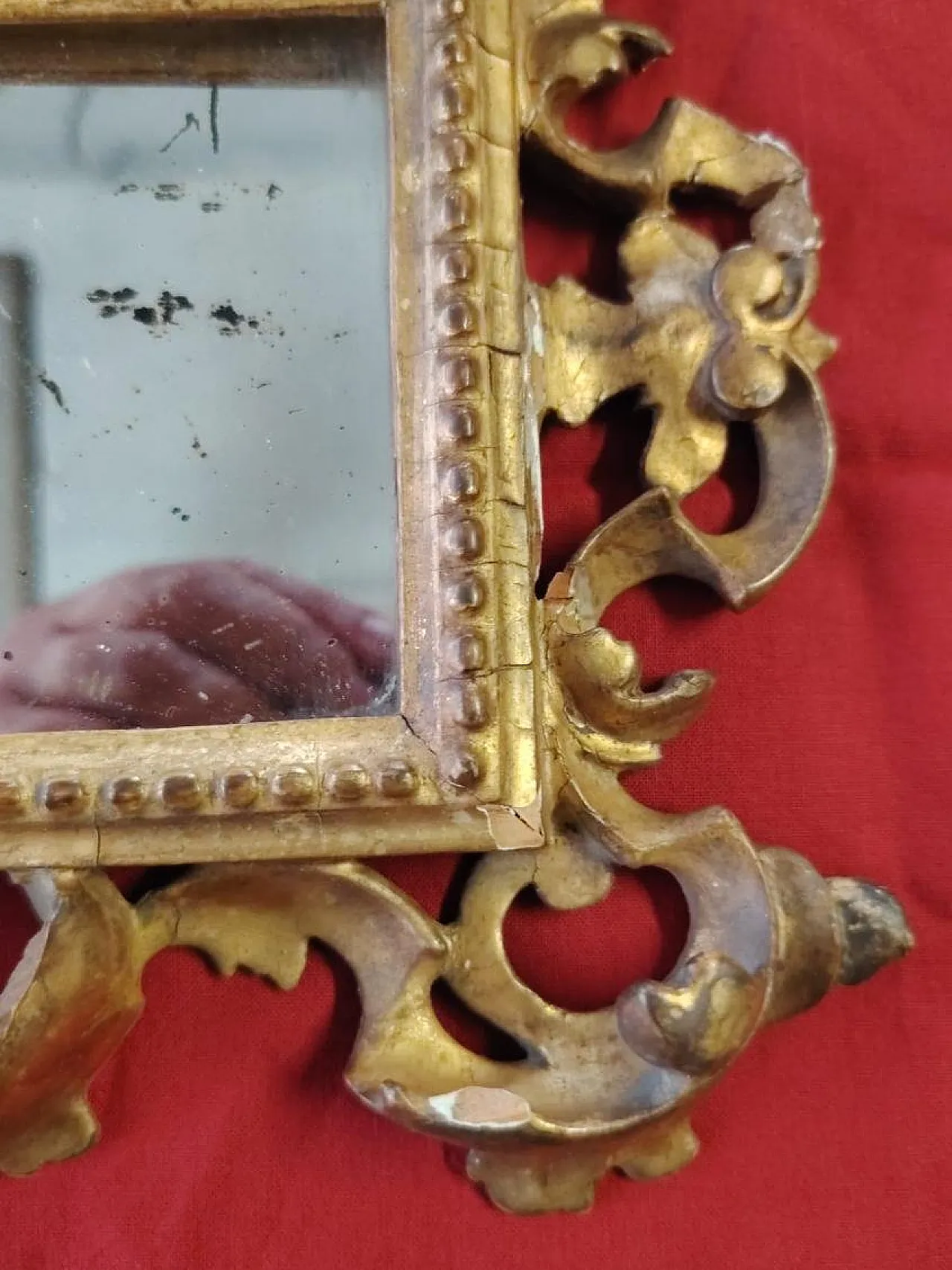 Finely carved and gilded wooden frame, 19th century 11