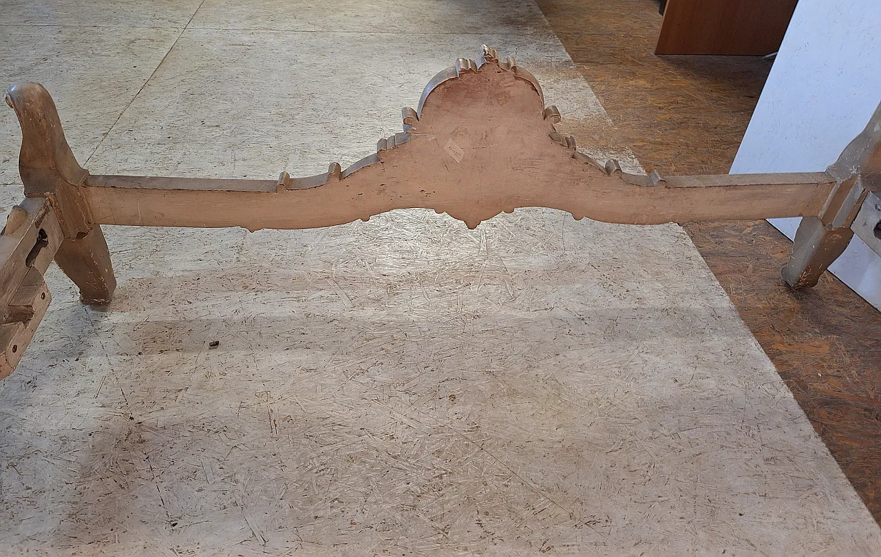 Letto stile Rococò in legno scolpito laccato e dorato, anni '50 16