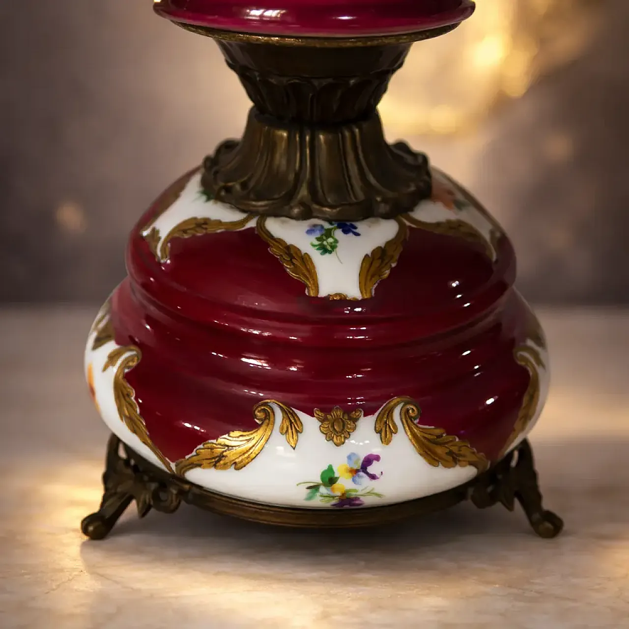 Lampada Da Tavola In Porcellana Dipinta E Bronzo Dorato, anni '50 5