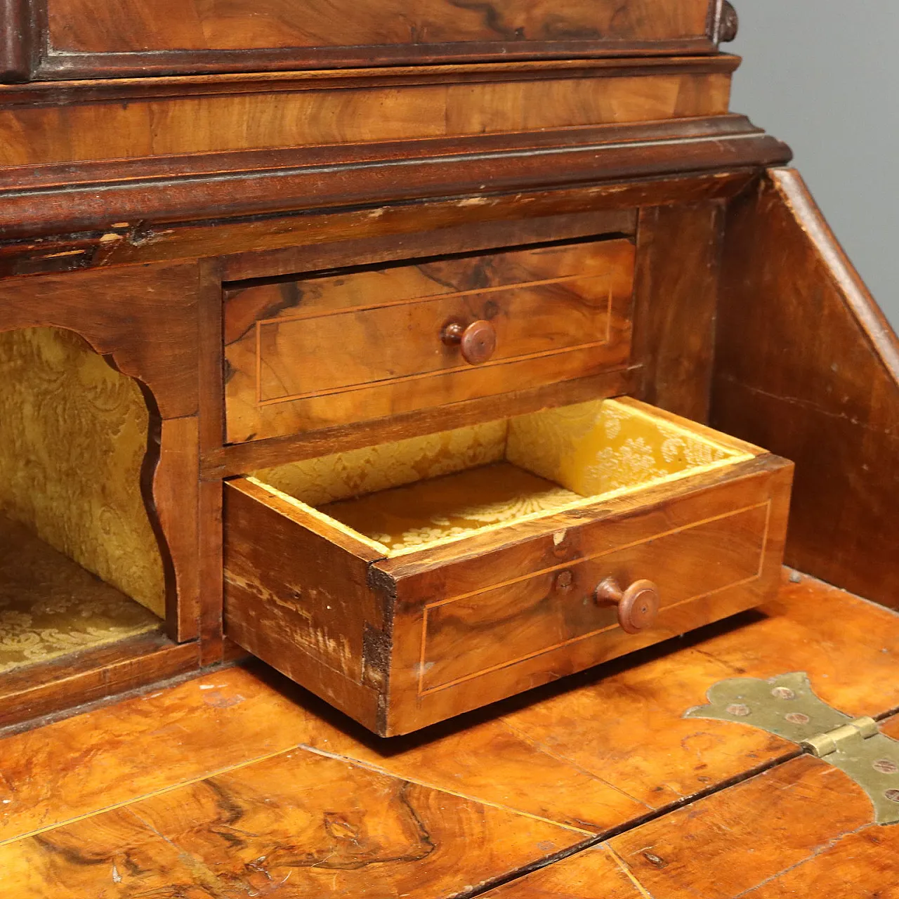 Trumeau Lombardo in style with mirrored doors, 20th century 10