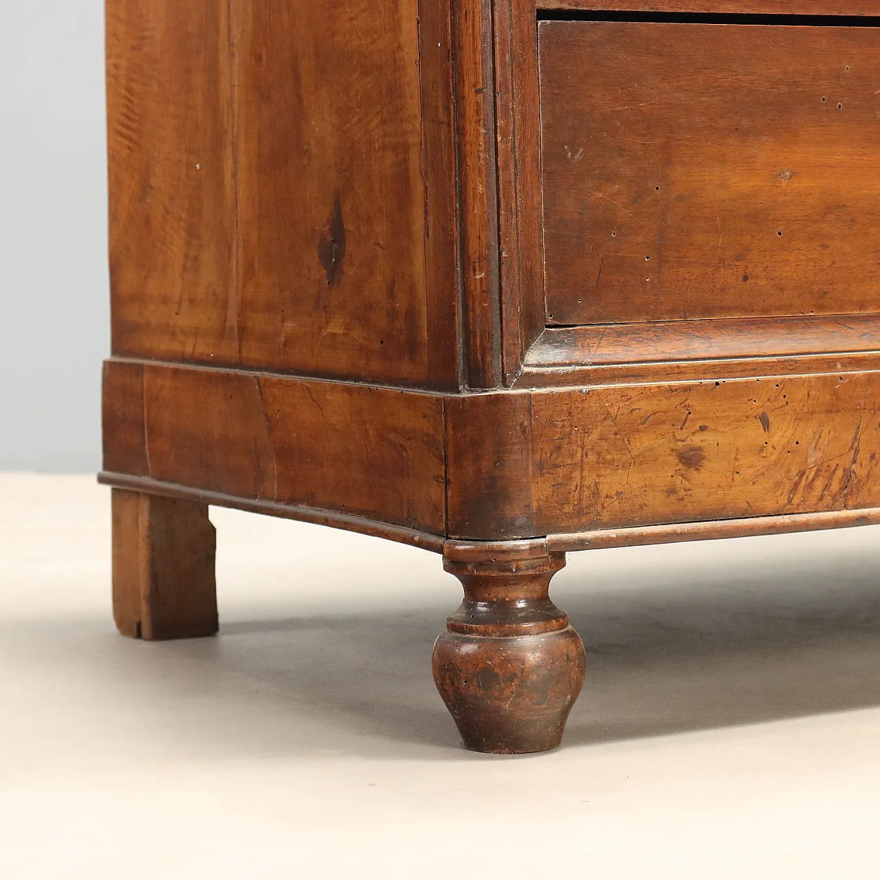 Louis Philippe chest of drawers in walnut, 19th century 9