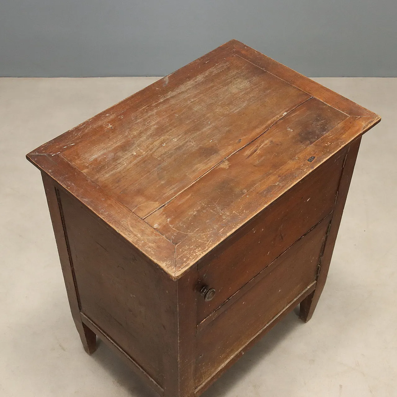 Direttorio bedside table in walnut, late 18th century 7