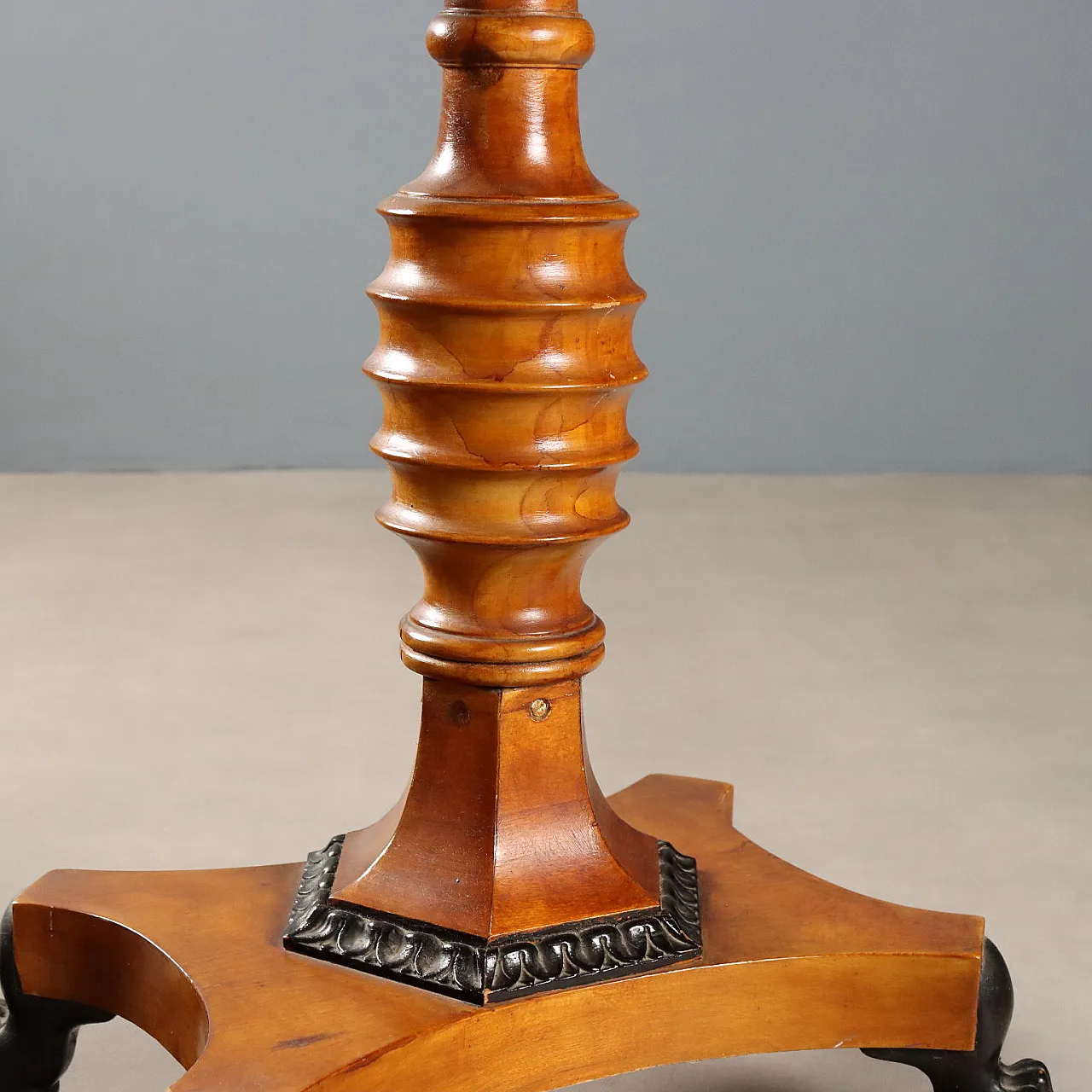 Citronnier game table, 19th century 8