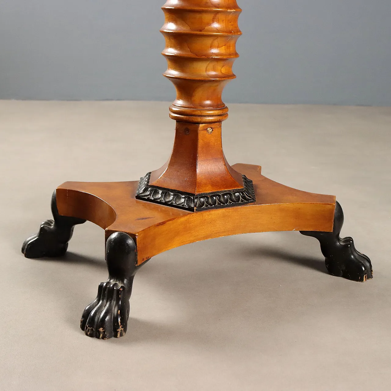 Citronnier game table, 19th century 9