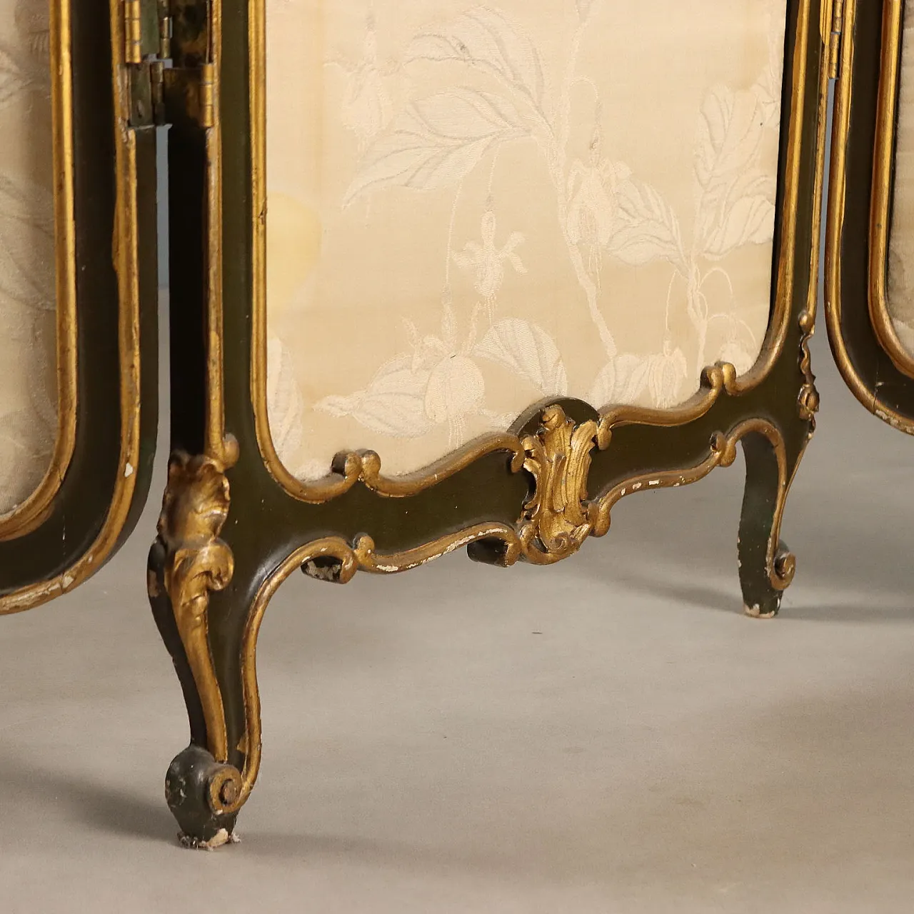 Barocchetto screen in gilded and lacquered wood, 19th century 9