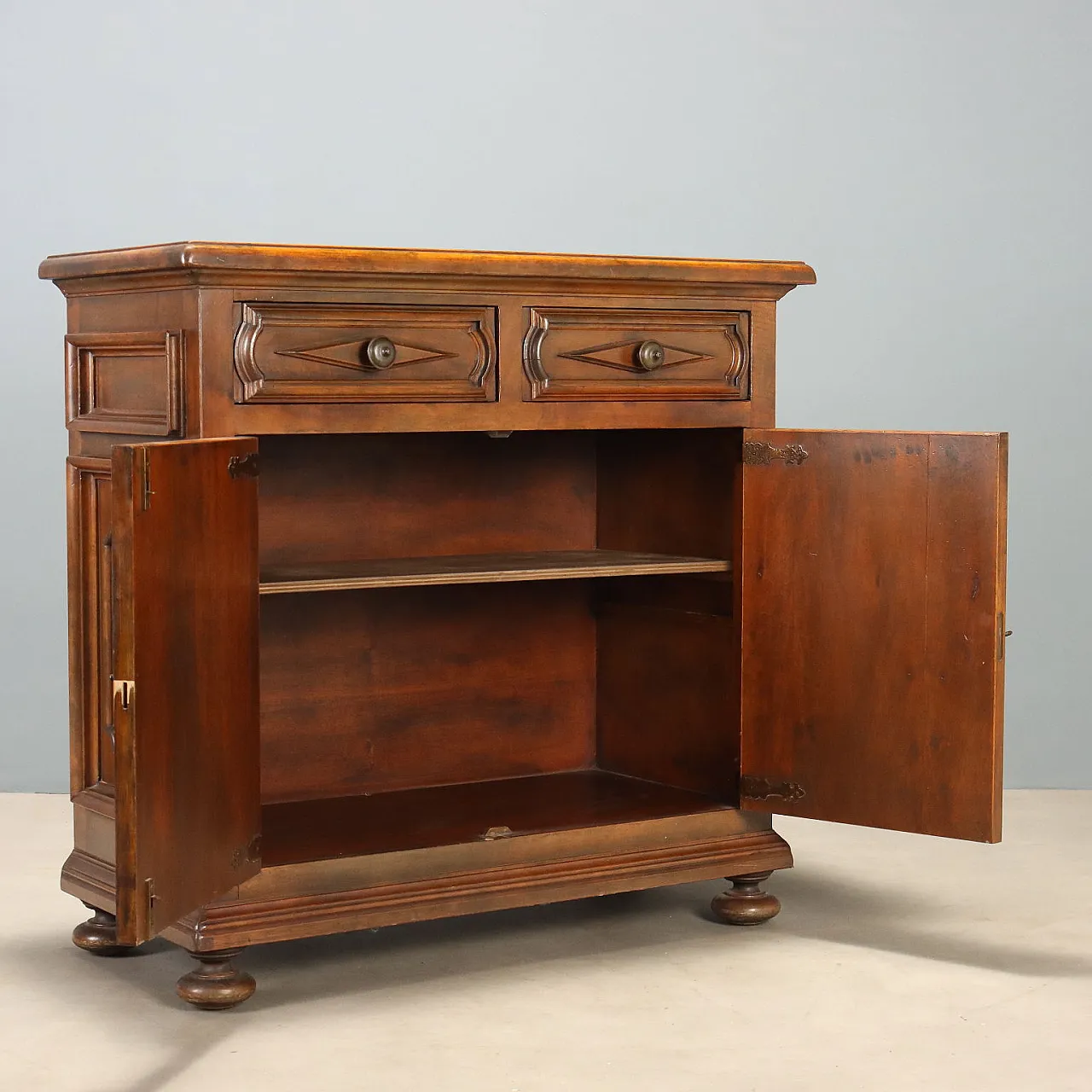 Baroque style sideboard in walnut, mid-20th century 4