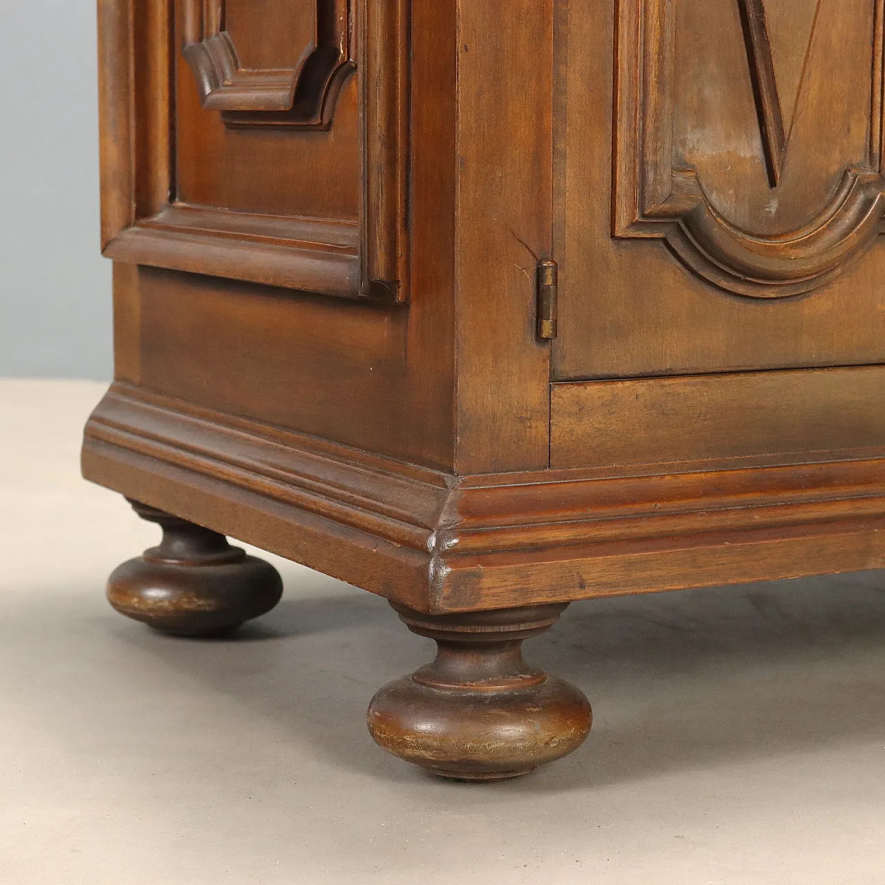 Baroque style sideboard in walnut, mid-20th century 10