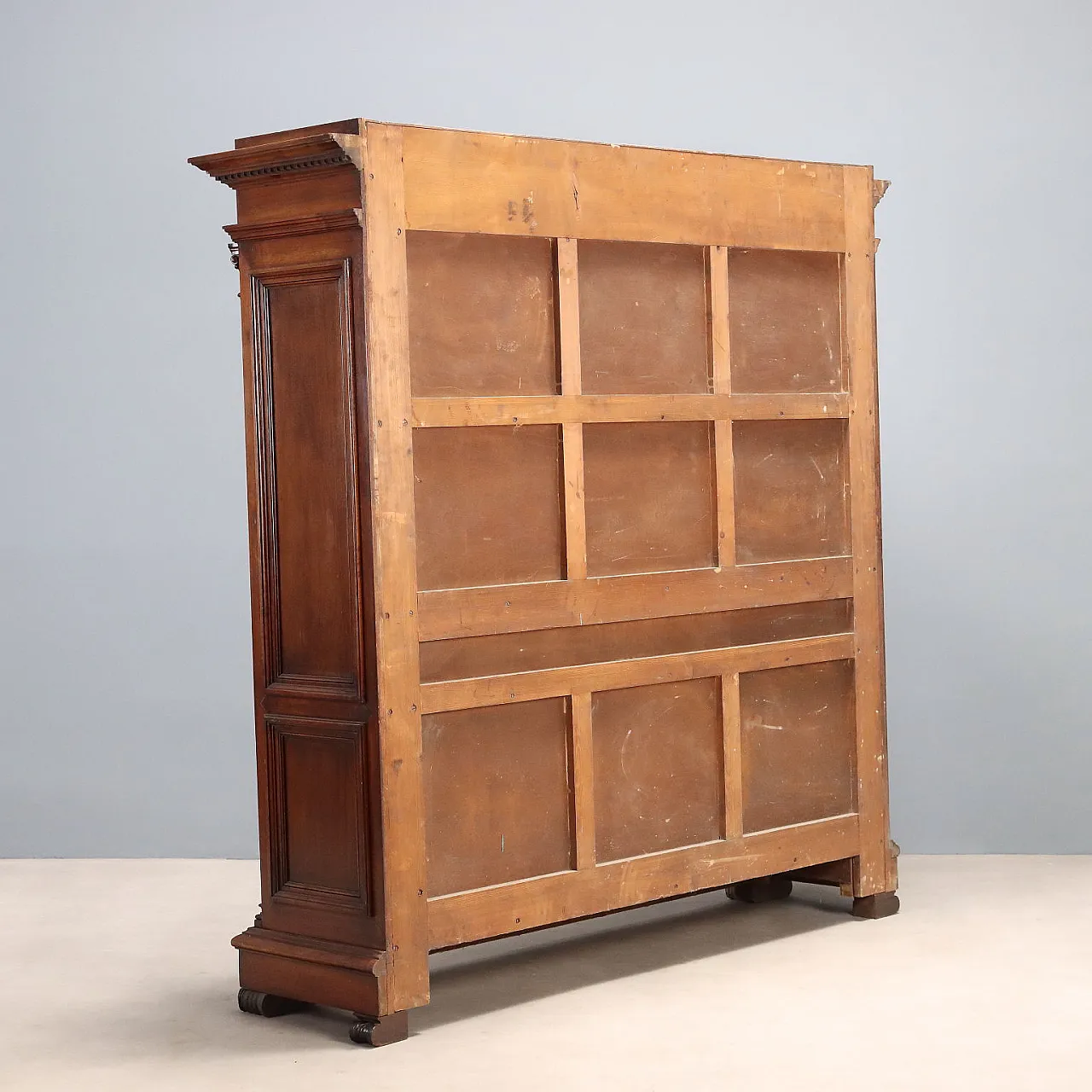 Open bookcase in walnut, early 20th century 9
