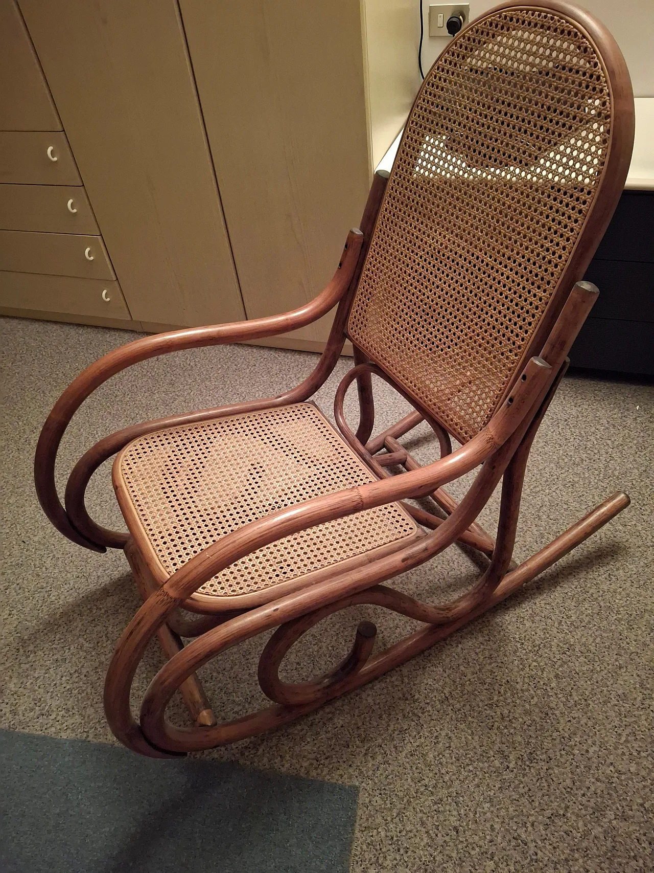 Sedia a dondolo in stile Thonet, inizio '900 1