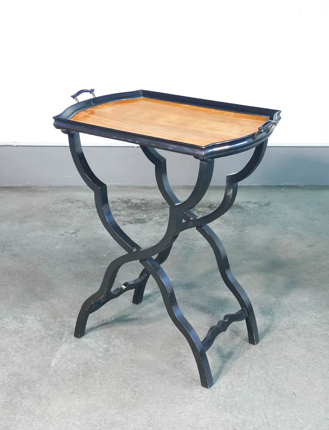 Tavolino pieghevole con vassoio estraibile, in legno laccato, '800 12