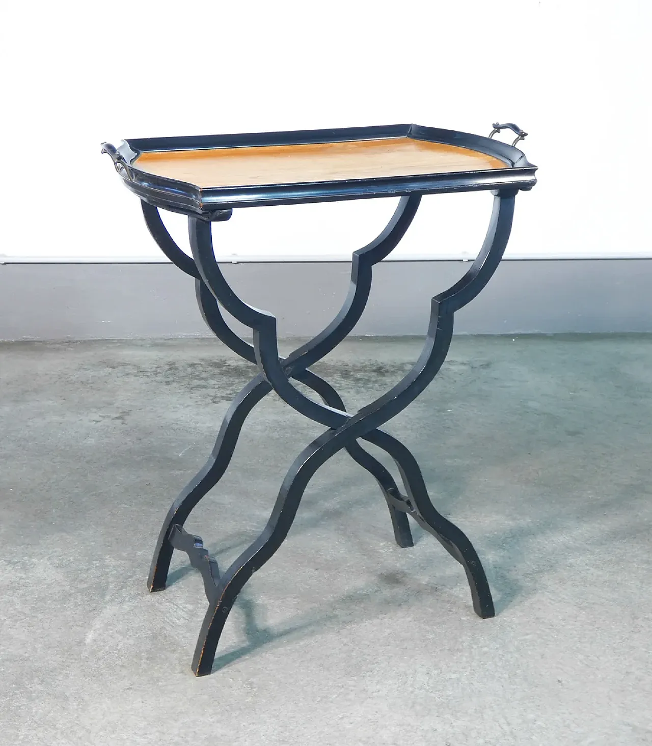 Tavolino pieghevole con vassoio estraibile, in legno laccato, '800 13