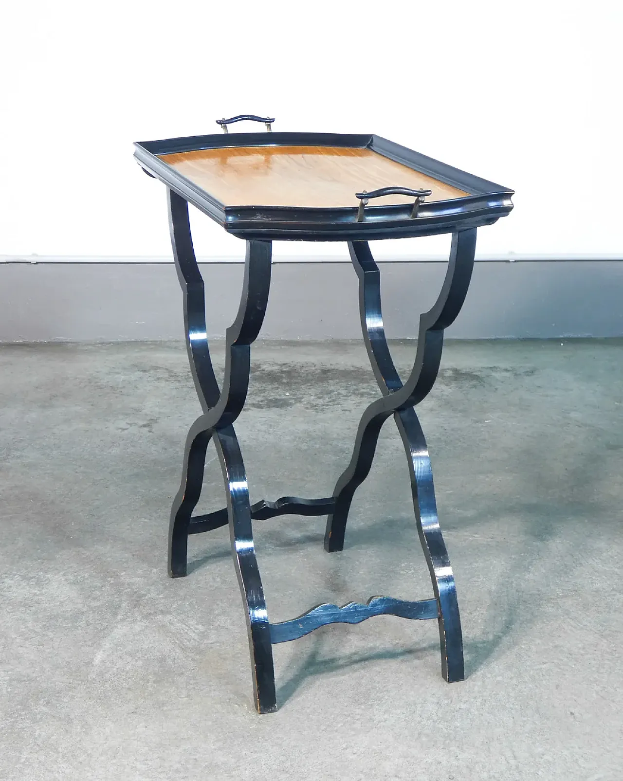 Tavolino pieghevole con vassoio estraibile, in legno laccato, '800 14