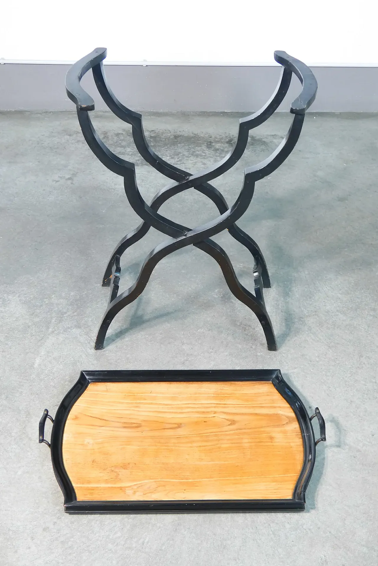 Tavolino pieghevole con vassoio estraibile, in legno laccato, '800 17