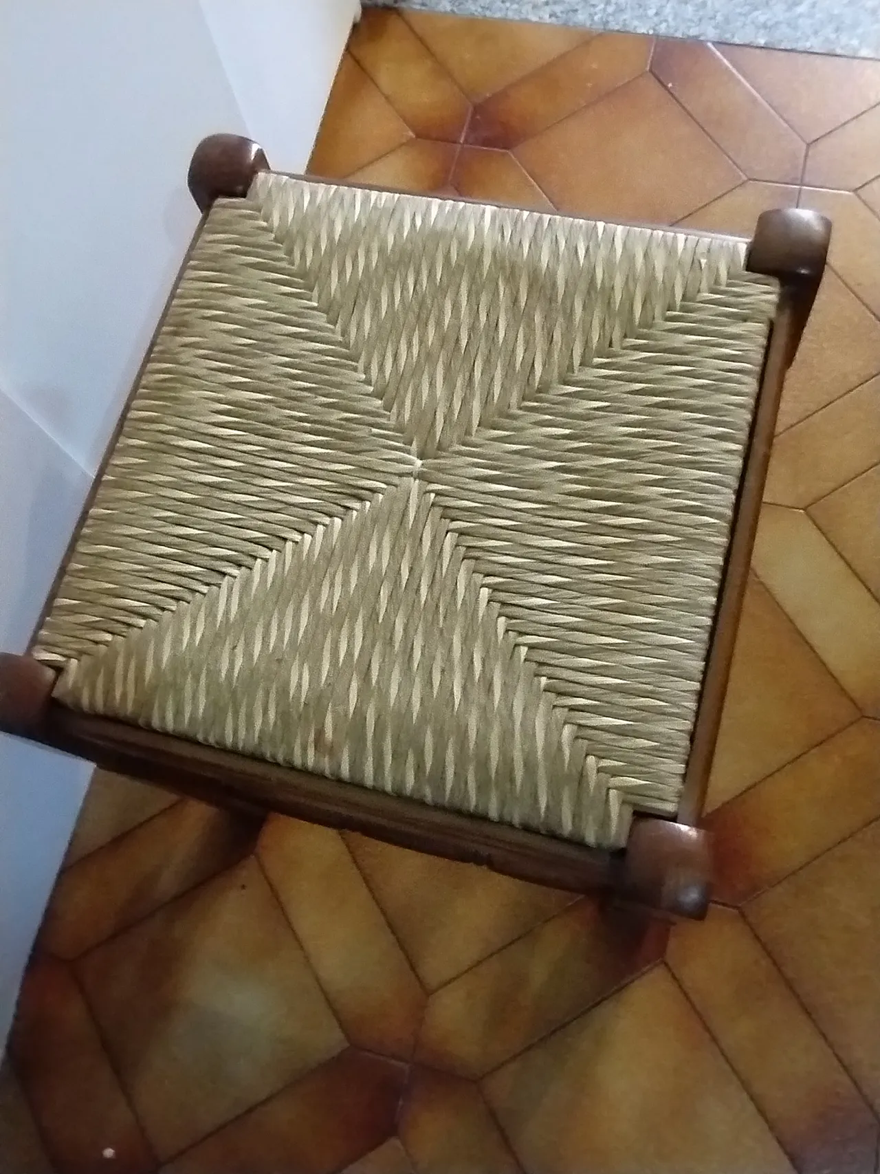 Sgabello rustico con seduta intrecciata, anni '70 2