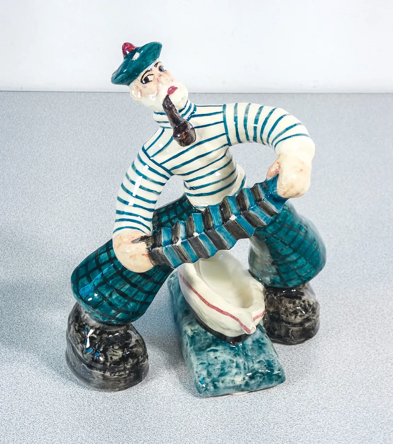 Marinaio con fisarmonica in ceramica, anni '50 2