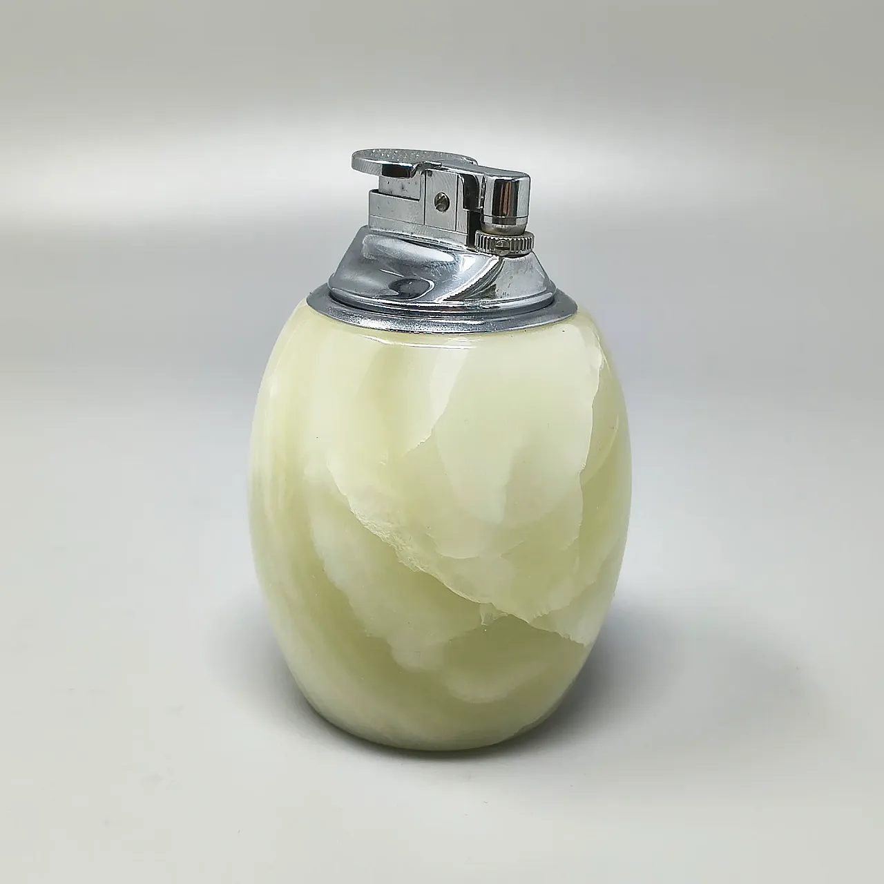 Mid-Century Modern onyx table lighter and ashtray, 1960s 3