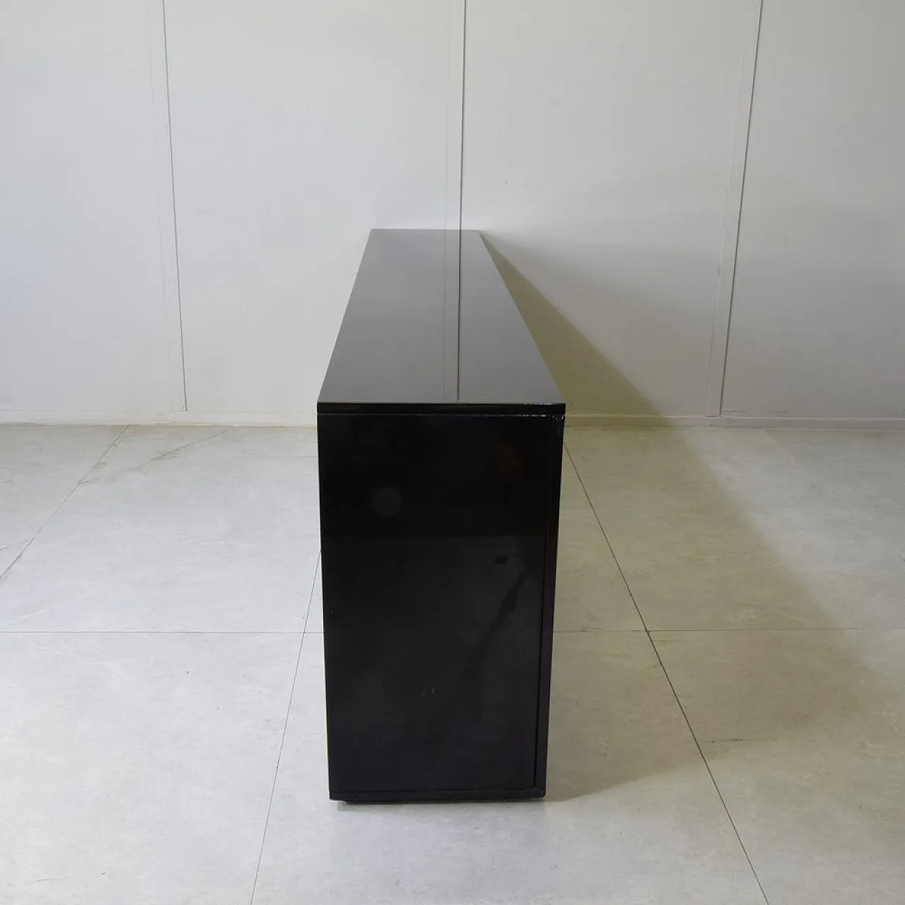 Credenza laccata a sei ante di Eugenio Gerli per Tecno, anni '60 6
