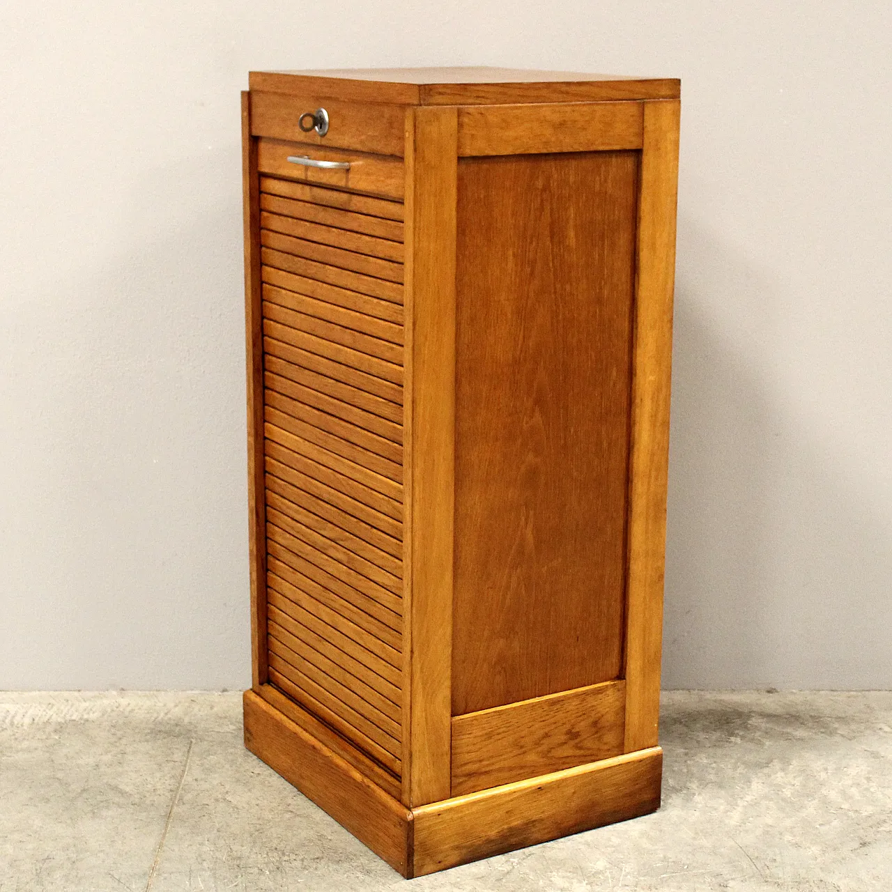 Filing cabinet with oak archive filing shutter, early 1900s 6