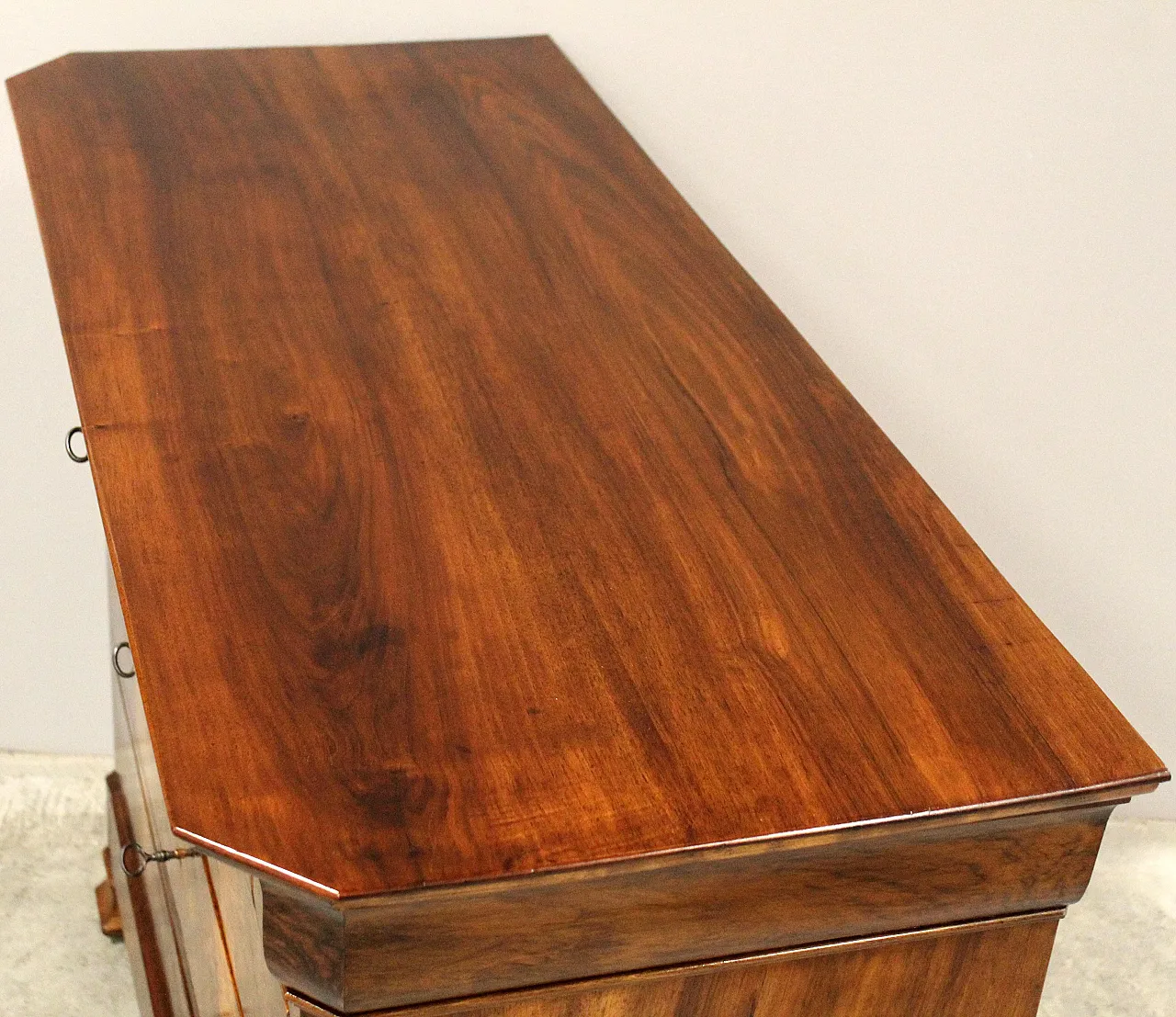 Louis Philippe chest of drawers in 19th century walnut 6