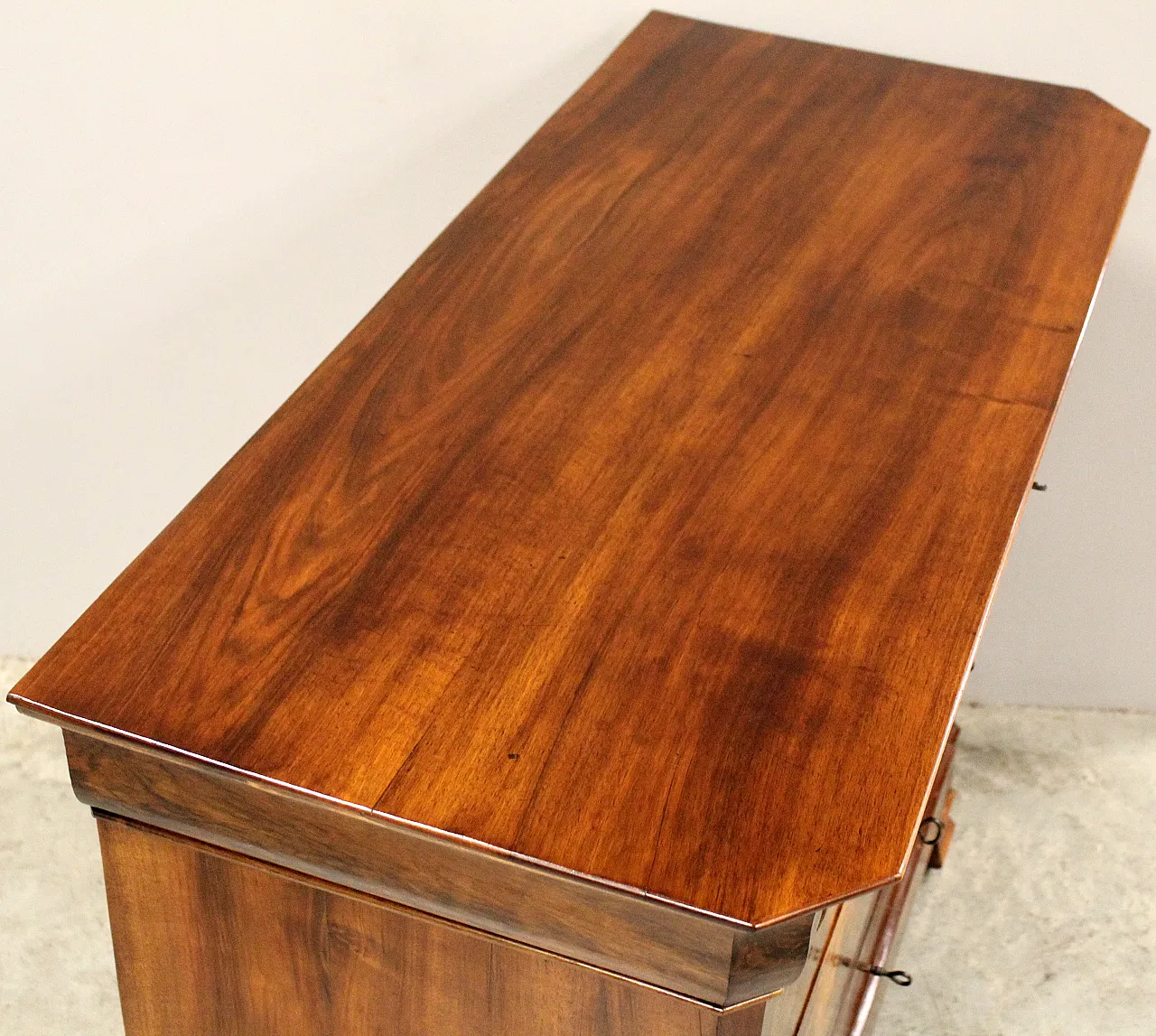 Louis Philippe chest of drawers in 19th century walnut 7