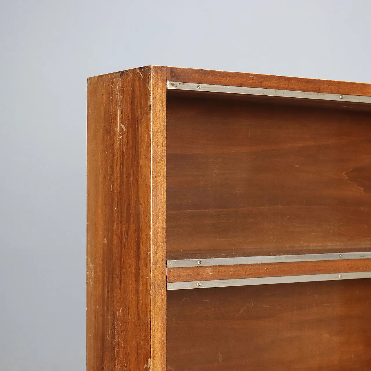 Walnut day bookcase with wire metal profiles, late 20th century 4