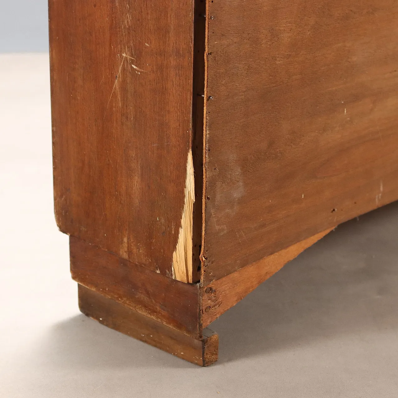 Walnut day bookcase with wire metal profiles, late 20th century 9