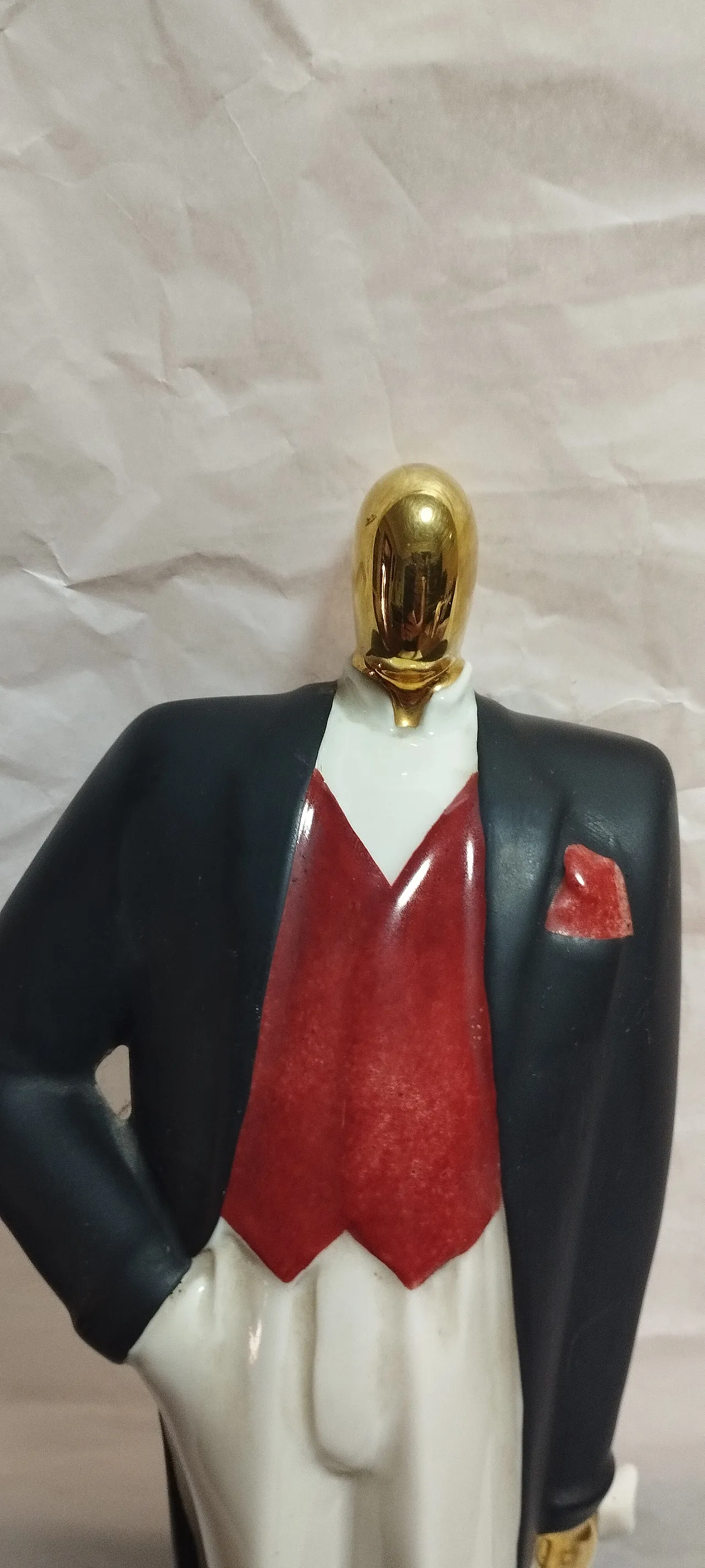 Scultura in ceramica di uomo elegante firmata SER, anni 2000 1