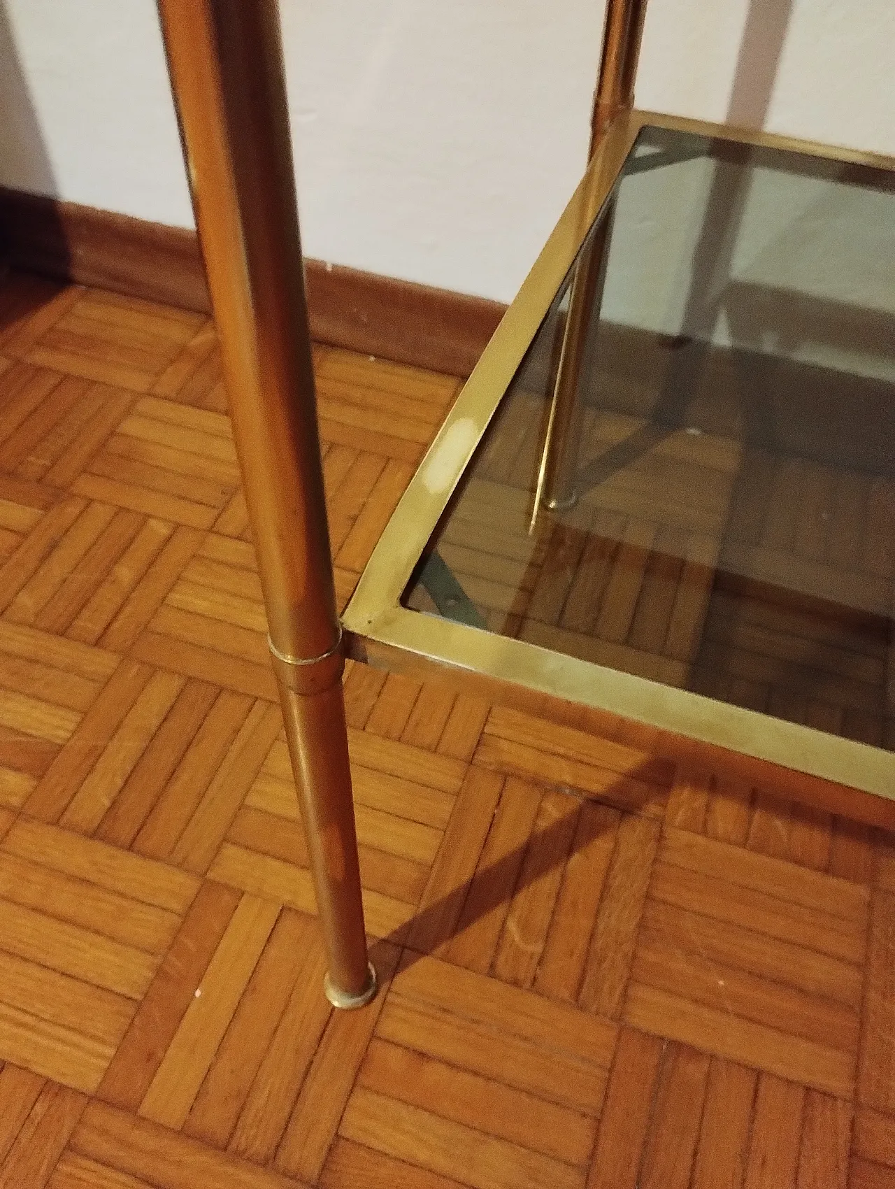 Two-level coffee table in brass and glass, 70s 5