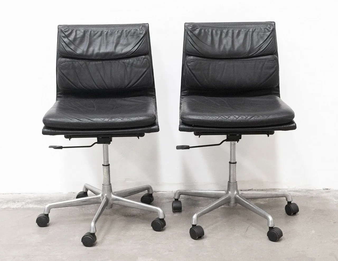 3 Aluminium chairs by Charles & Ray Eames Chairs for ICF, 1970s 13